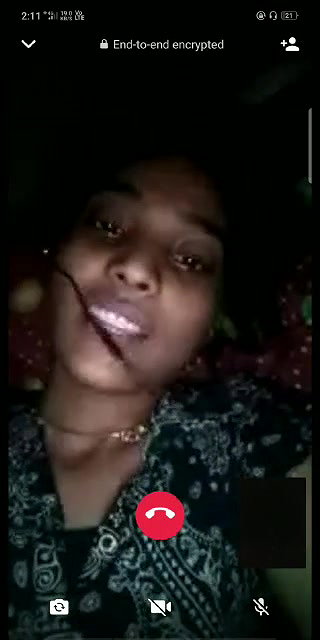Desisex girl small boobs show in whatsapp