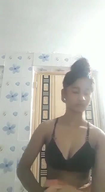 Desi anal fingering girl in nude viral xxx