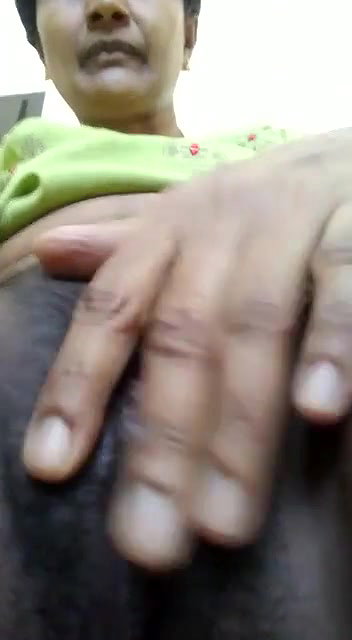 Mallu aunty topless long nipples showing