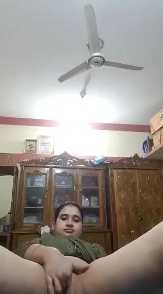 Bangla naked pussy showing unsatisfied boudi