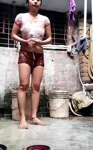 Jabalpur desi young girl nude bath viral clip