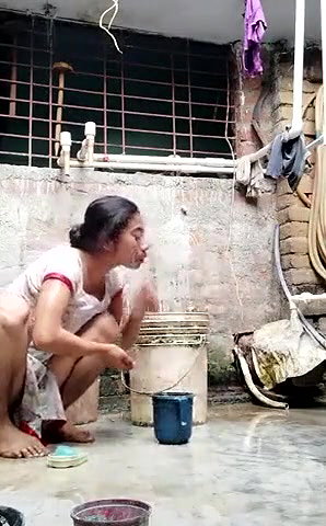 Jabalpur desi young girl nude bath viral clip