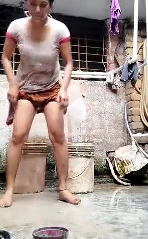 Jabalpur desi young girl nude bath viral clip