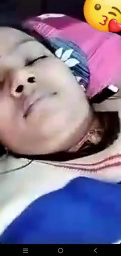 Desi video call bhabhi showing boobs and pussy