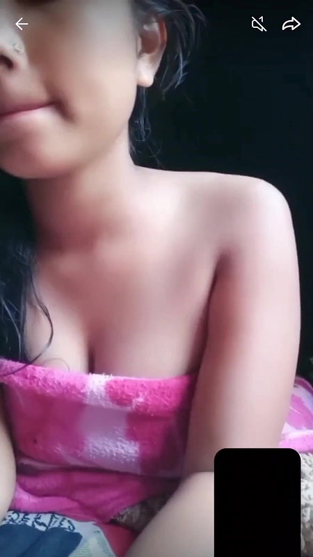Young Indian Tango Girl Nipslip Part1