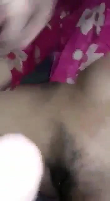 Indian sleeping girl fingering viral hindi xxx