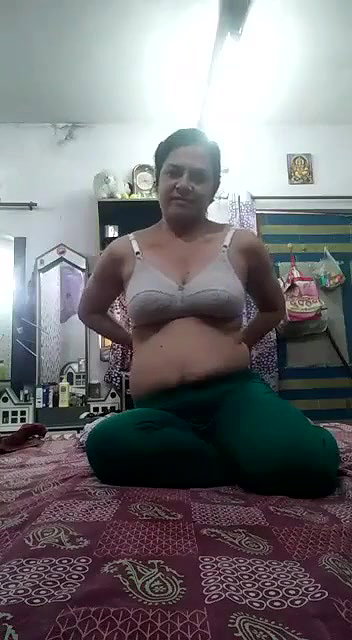 Fatehpur nude aunty selfie viral clip shared