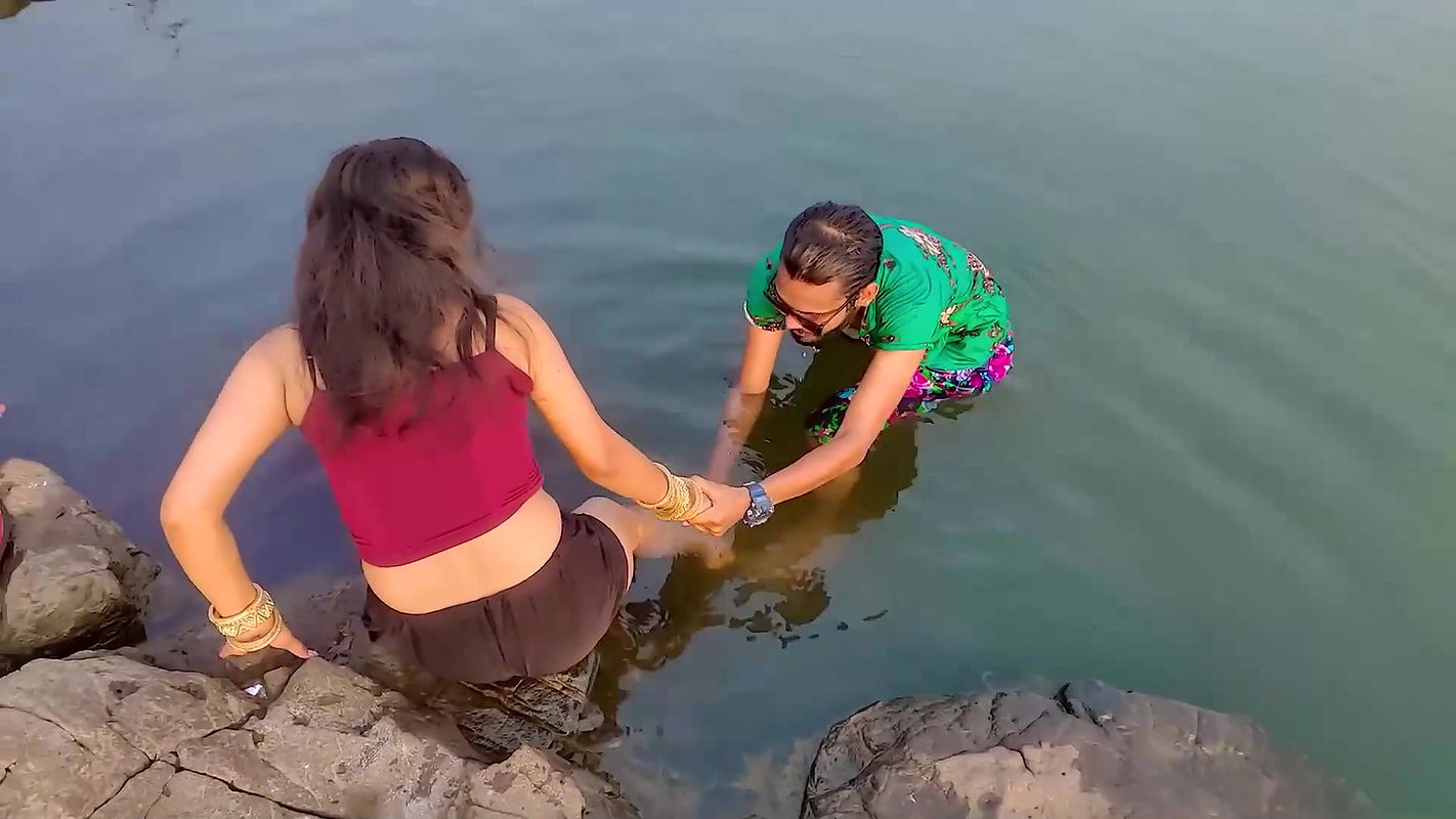 Booby Girl Gets Boobs Grabbed Smooched During Song Making in River