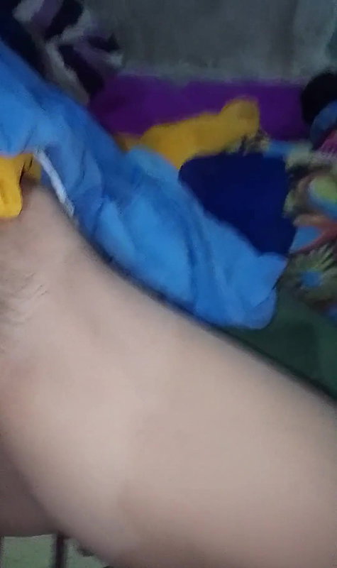 Hot sexy bhabhi ki chudai padosan bhabhi ko daba ke choda