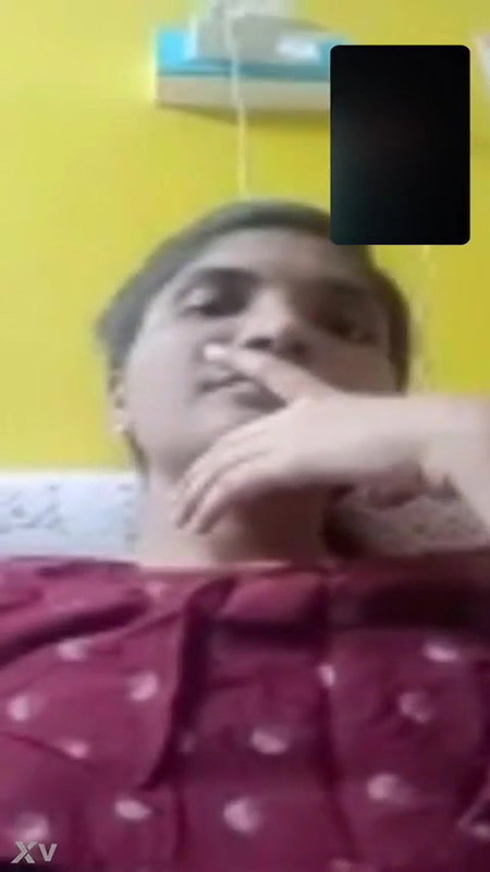 Indian small boobs GF video call porn viral chat