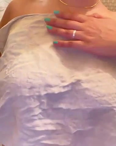 Youtuber bathing naked Indian girl mms video