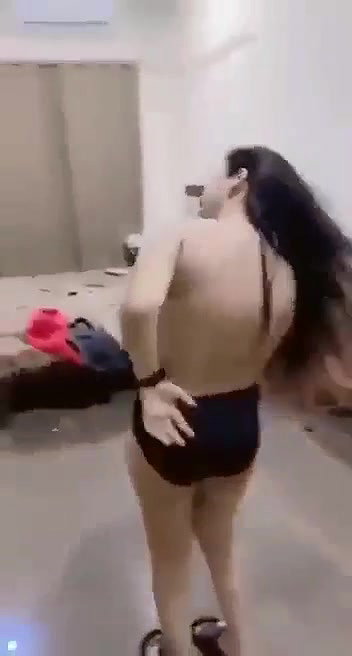 Pakistani sex slut dancing topless viral clip