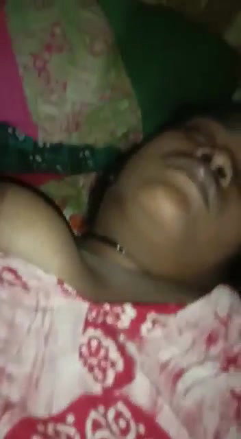 sleeping wife pussy fucking desi sex mms videos