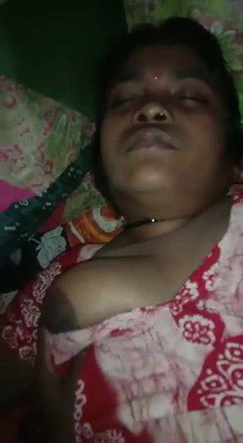 sleeping wife pussy fucking desi sex mms videos