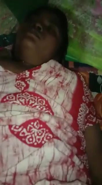 sleeping wife pussy fucking desi sex mms videos