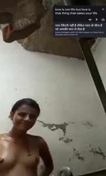 Tiny tits Indian girl bathing naked viral clip