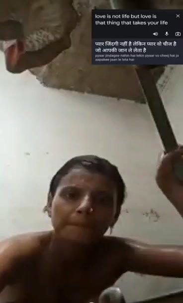Tiny tits Indian girl bathing naked viral clip