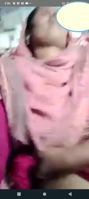 Pakistani mature aunty showing boob on cam viral clip