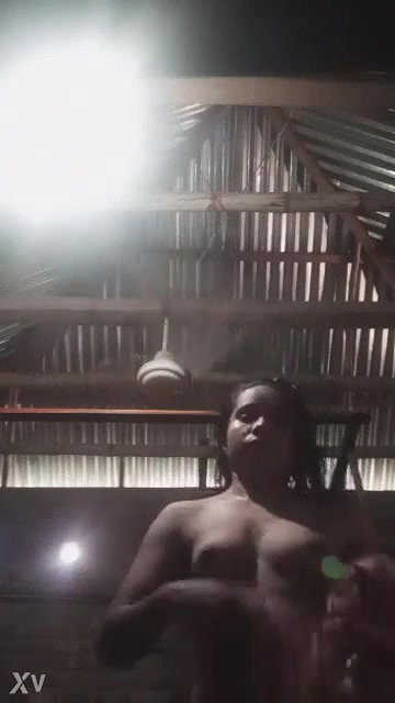 Bangla village girl pink pussy showing viral clip