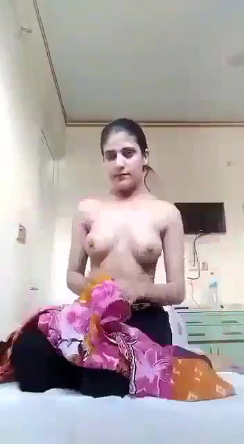 Pashto Girl Showing Boobs Viral MMS Streaming