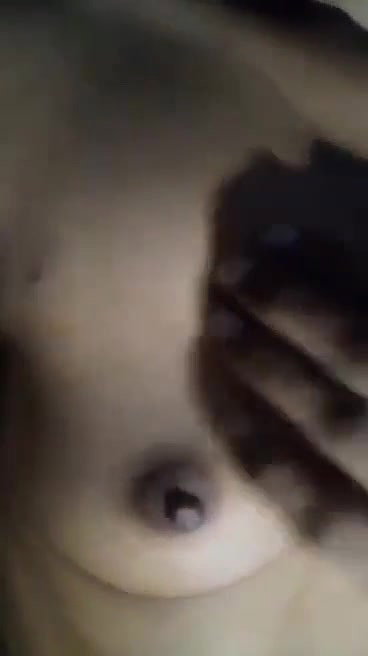 small boobs Tamil girl in horny mood viral MMS