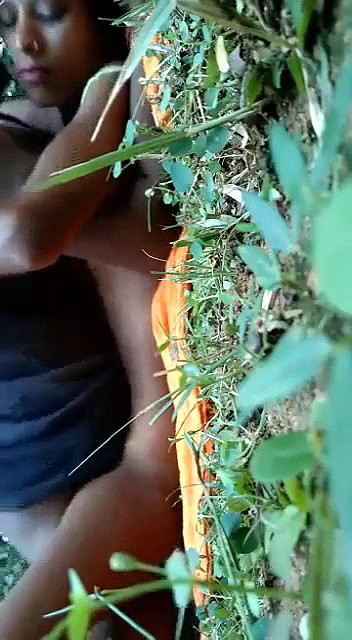 Desi Dehati girl fucked in jungle by her boyfriend
