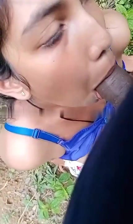 Cute Village Girl Having Outdoor Blowjob