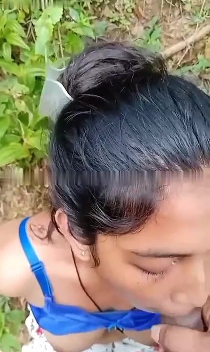 Cute Village Girl Having Outdoor Blowjob