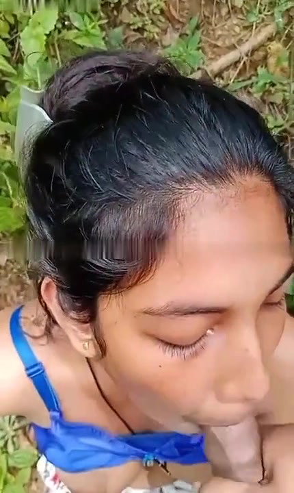 Cute Village Girl Having Outdoor Blowjob