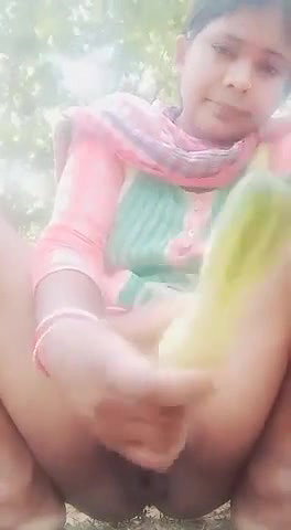 Horny Bhabhi Outdoor Masturbation With Cucumber