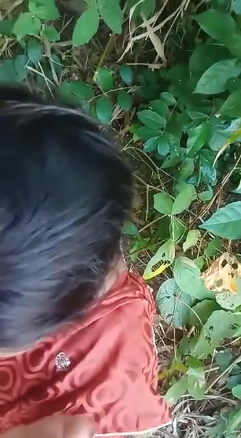 Desi Bhabhi Giving Blowjob Outdoors MMS