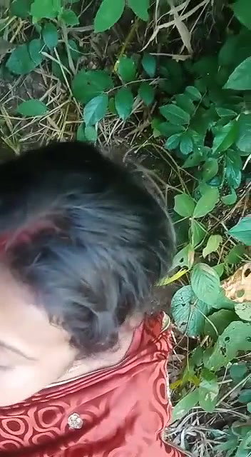 Desi Bhabhi Giving Blowjob Outdoors MMS
