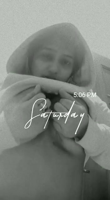 Desi girl squeezing her big boobs video