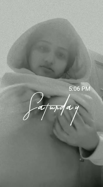Desi girl squeezing her big boobs video