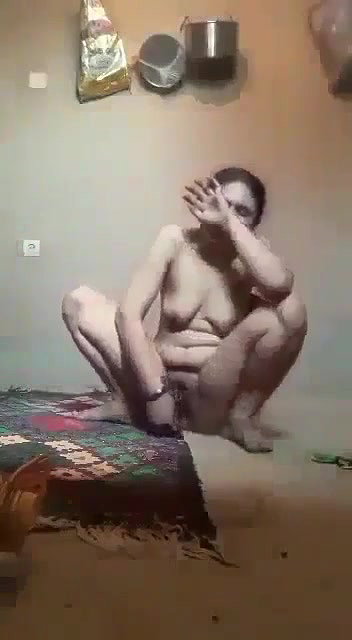 Pashto bhabhi masturbating horny pussy hole