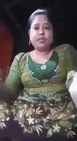 BBW showing big fat pussy on cam for lover