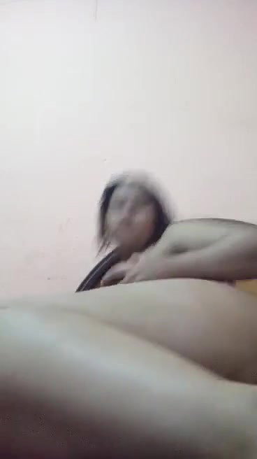 Desi big ass aunty fingering pussy in nude