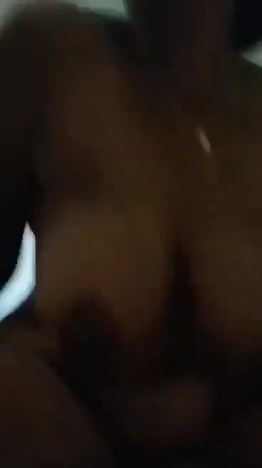 Sri Lankan big boobs aunty illegal sex affair