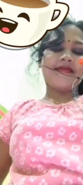 Indian girl showing boob on video call for lover