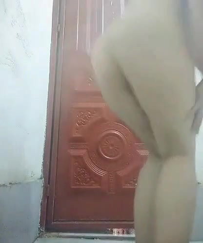 Paki chubby wife nude bath for secret lover