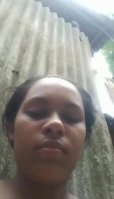 Bangladeshi bhabhi pissing in bathroom video