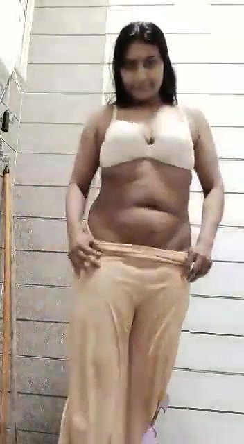 Desi bhabhi masturbation with stick viral sex