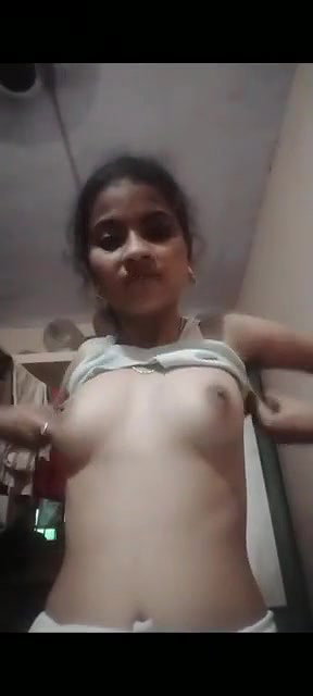 cute desi girl exposing untouched sexy boobs