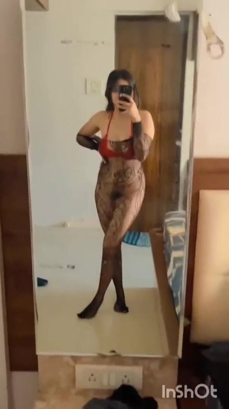 Sexy Girl Showing Ass Pussy Licked By Boyfriend