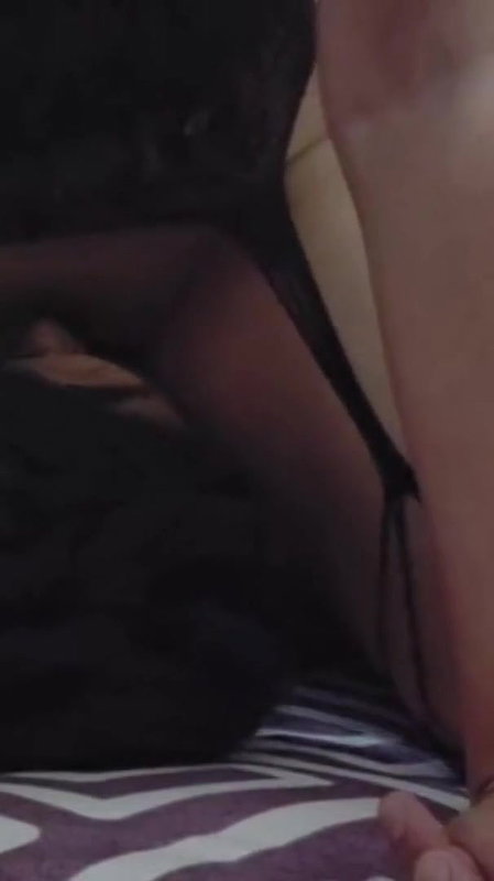 Sexy Girl Showing Ass Pussy Licked By Boyfriend