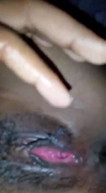 indian girl masturbating her pink pussy hard