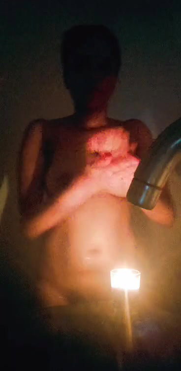 Big ass Bengali shorthaired girl pussy fingering