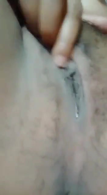 Newly married village bhabhi pussy fingering hotness
