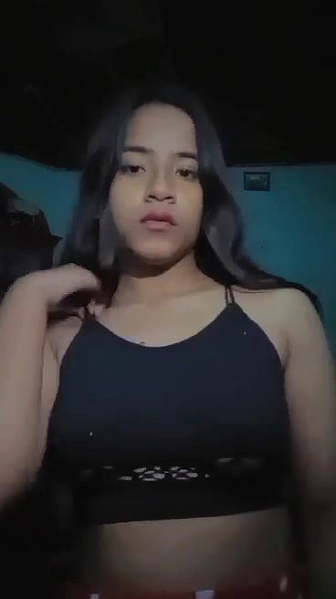 Indian college girl showing untouched boobs