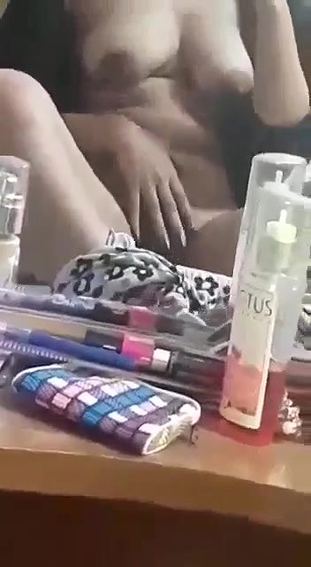 Dehati girl showing boobs in mirror cam record